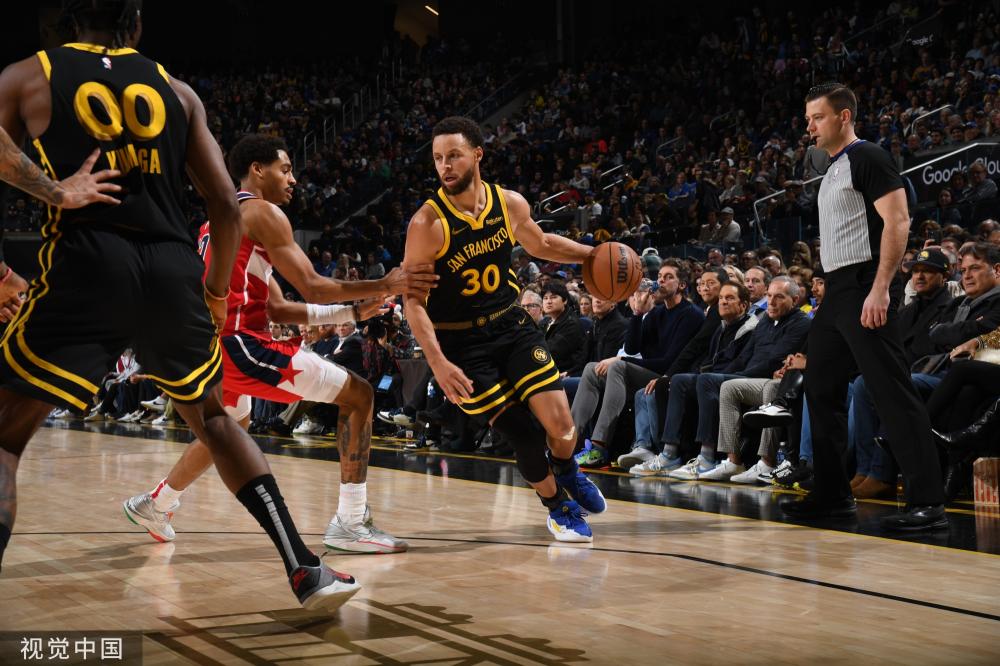 以他敏捷的 以他敏捷的