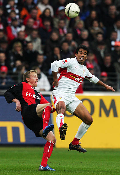 觉上颇具震 觉上颇具震